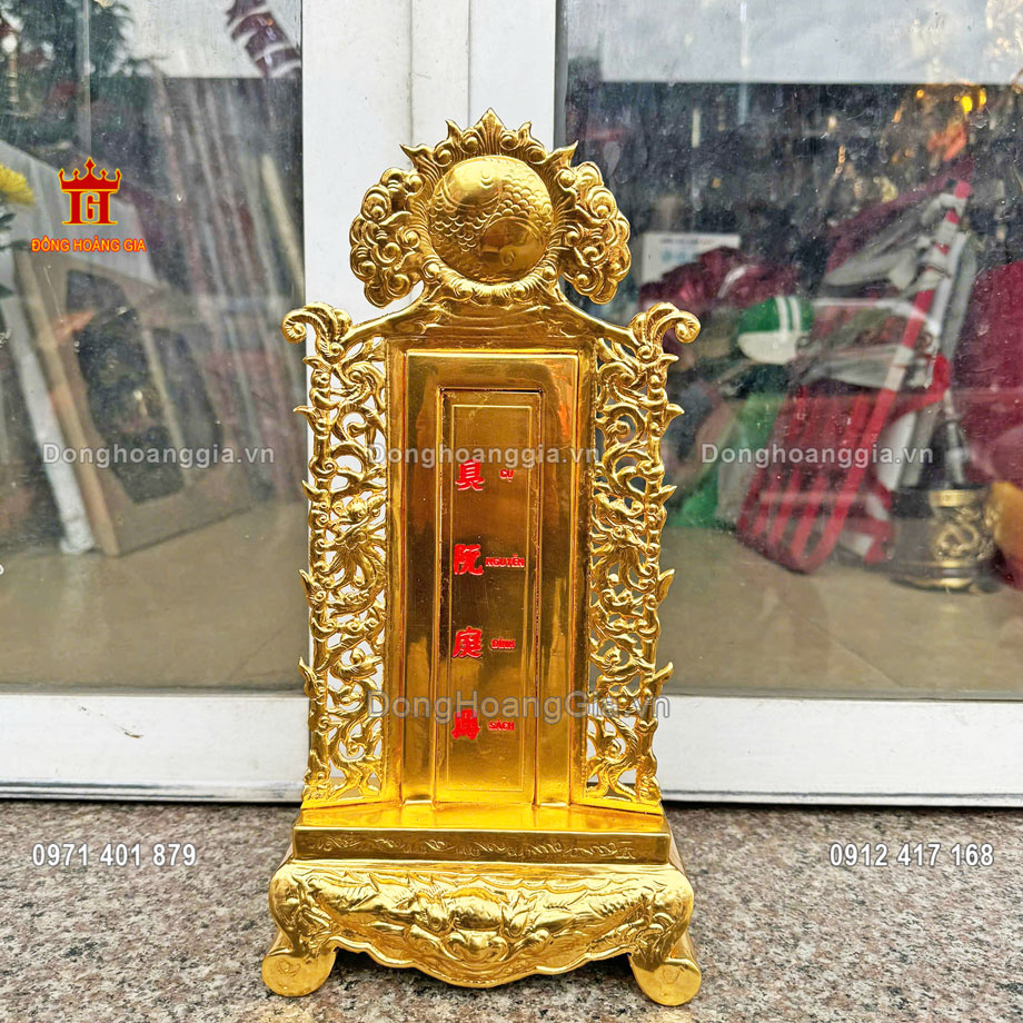 Bài vị mạ vàng có độ bền chắc cao, gia chủ an tâm sử dụng lâu dài